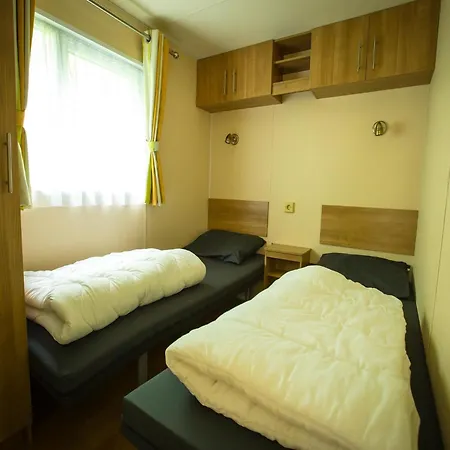 Chalet Chalet In Udenhout With Veranda Udenhout